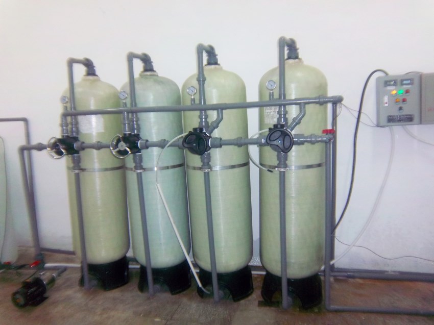 4T/H離子交換設(shè)備陰陽離子交換器工業(yè)離子交換純水機(jī)