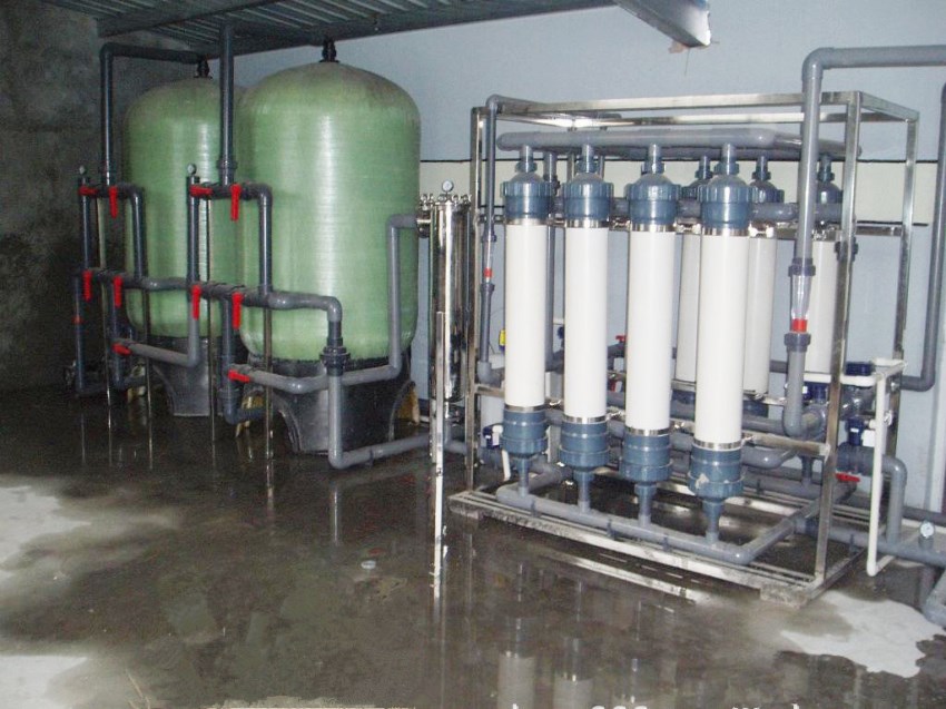 超濾系統(tǒng),超濾水處理設(shè)備,UF超濾凈化水設(shè)備.jpg