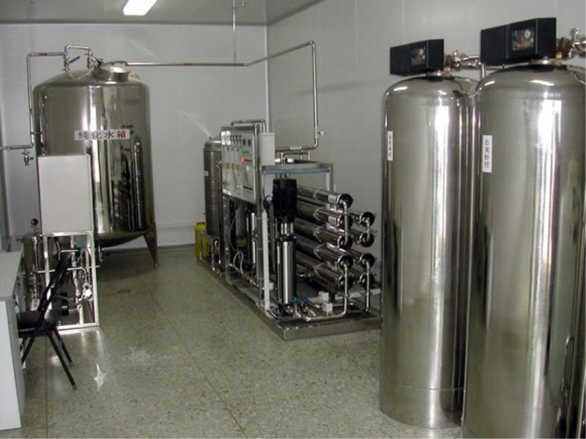 2T/H全自動(dòng)型不銹鋼二級(jí)反滲透純化水設(shè)備